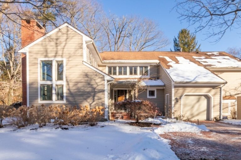 9 Benjamin Pl #9 - Brookline, MA