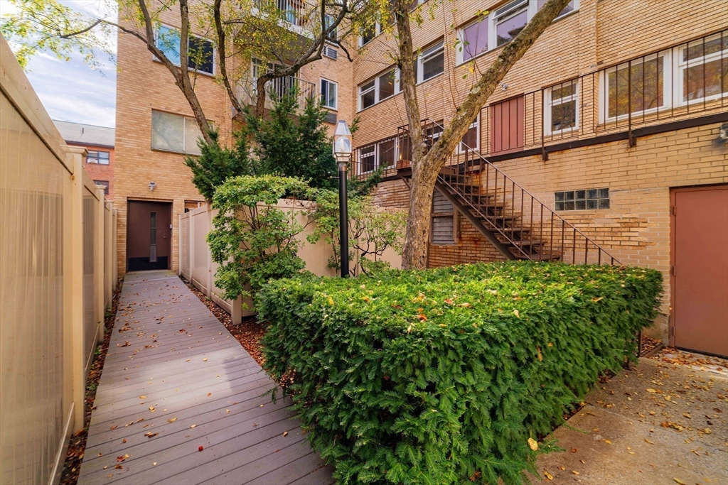 123 Sewall Ave #LC - Photo 9