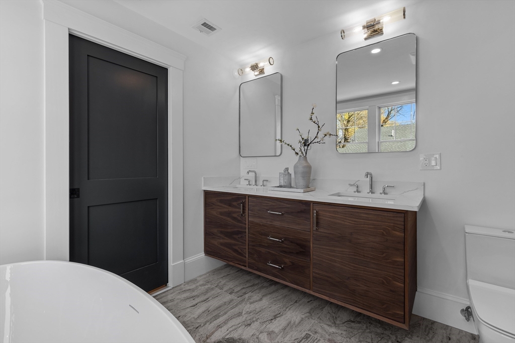 261 Tappan St #2 - Photo 9