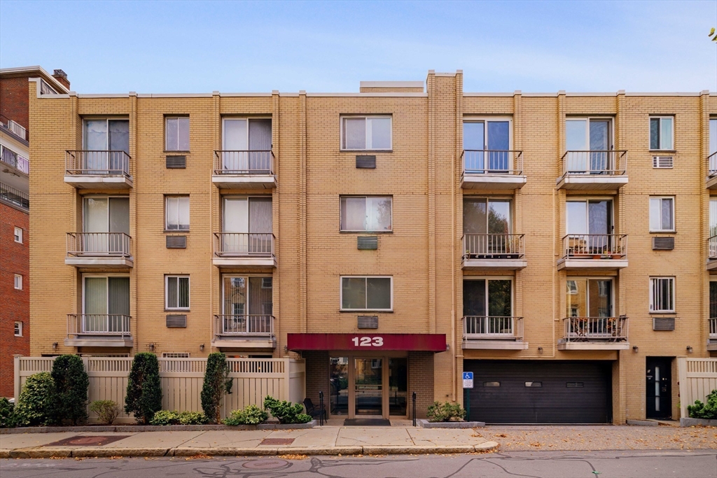 123 Sewall Ave #LC - Photo 18