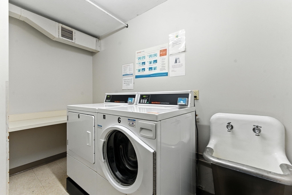 22 Chestnut Place #608 - Photo 18