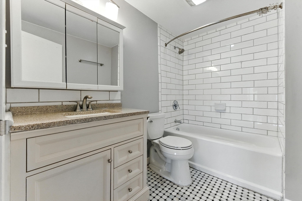 22 Chestnut Place #608 - Photo 15