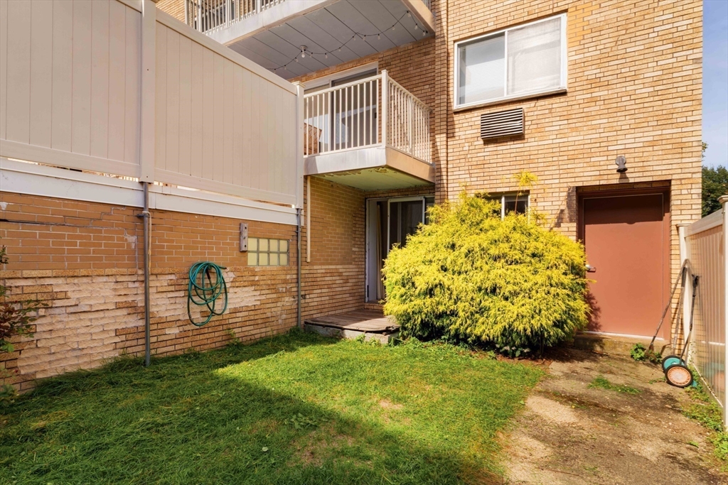 123 Sewall Ave #LC - Photo 11