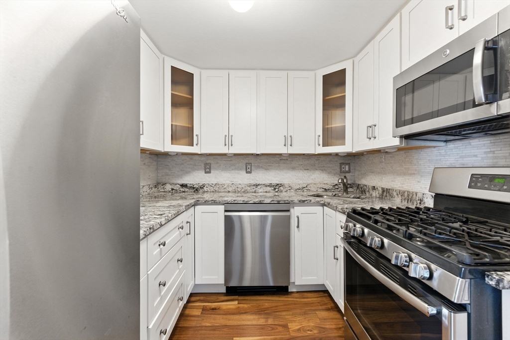 22 Chestnut Place #608 - Photo 4