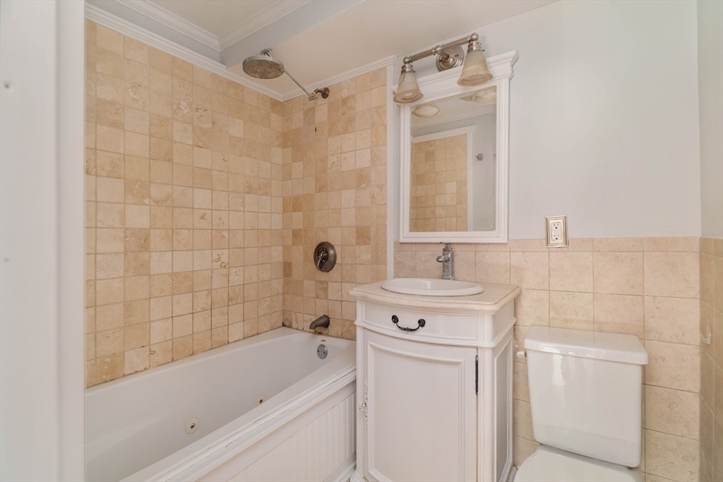 123 Sewall Ave #LC - Photo 8