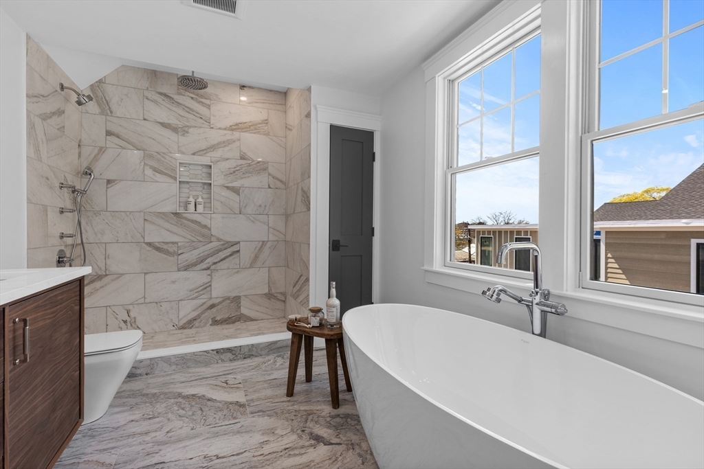 261 Tappan St #2 - Photo 8