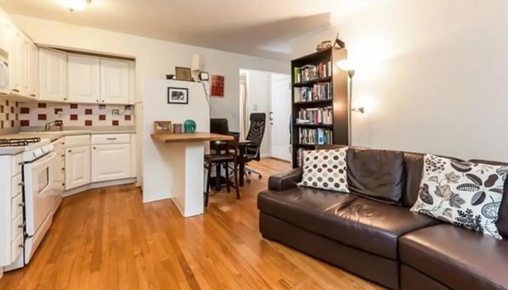 150 Beaconsfield Rd #3 150 Beaconsfield Rd #3 - Brookline, MA