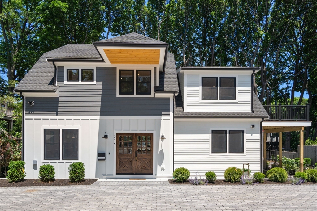 216 Aspinwall Ave, #3 - Brookline, MA