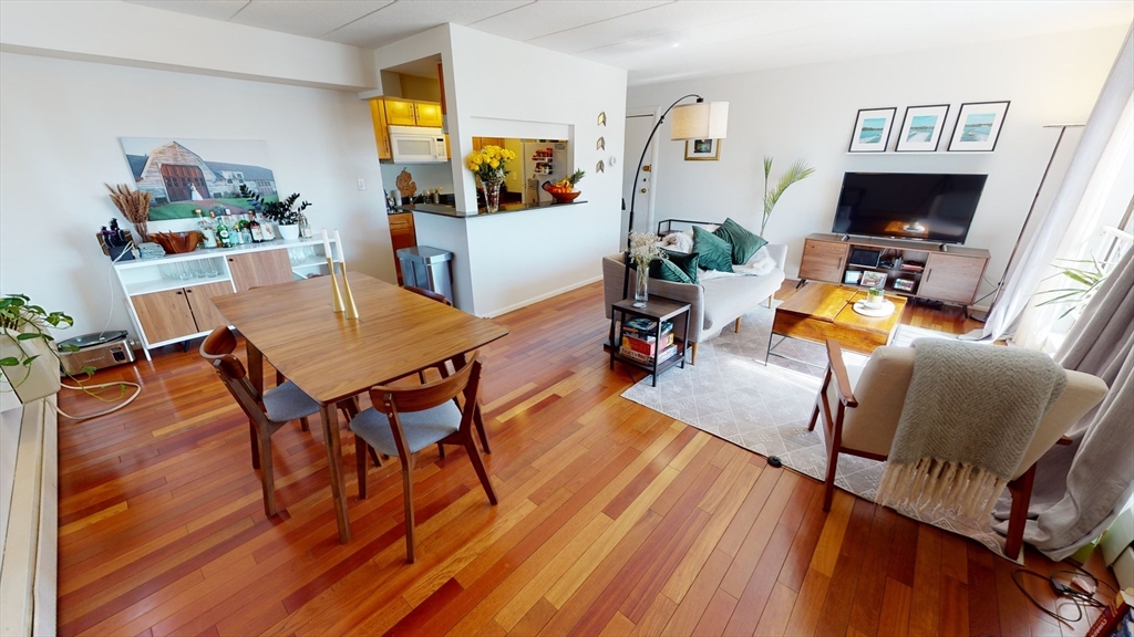 31 Harris St #302 - Brookline, MA