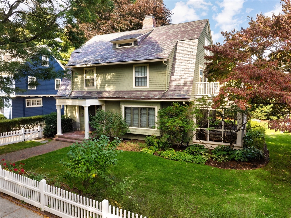 323 Clark Rd - Brookline, MA