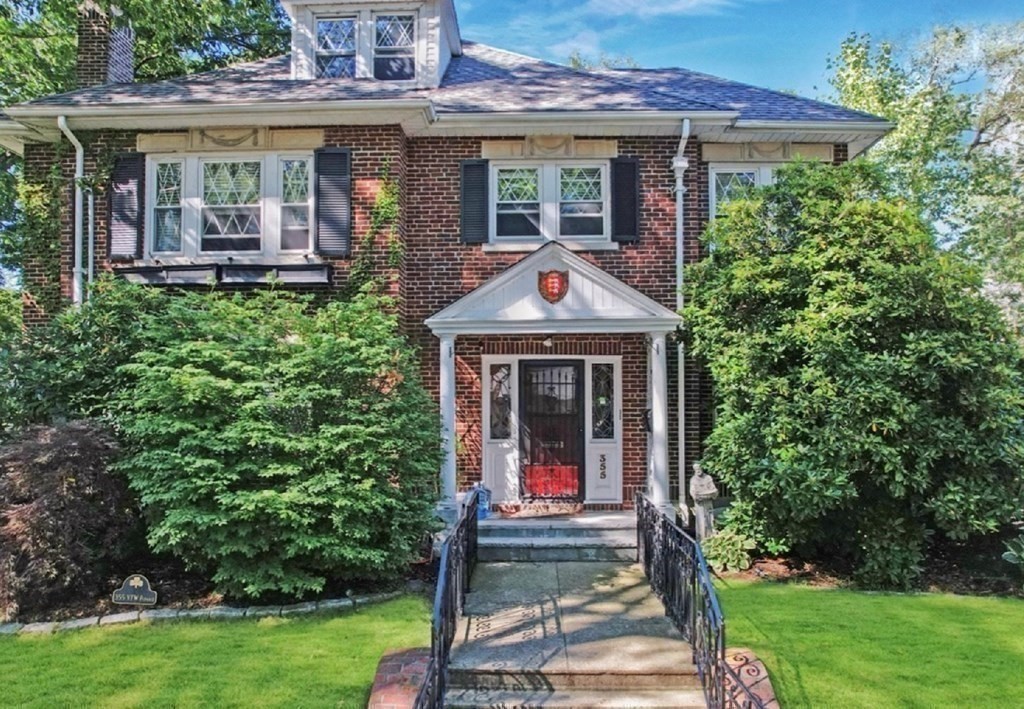 355 Vfw Pkwy #2 - Brookline, MA