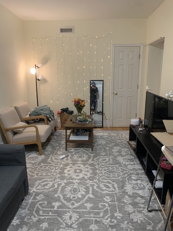 54 Egmont St #3 54 Egmont St #3 - Brookline, MA