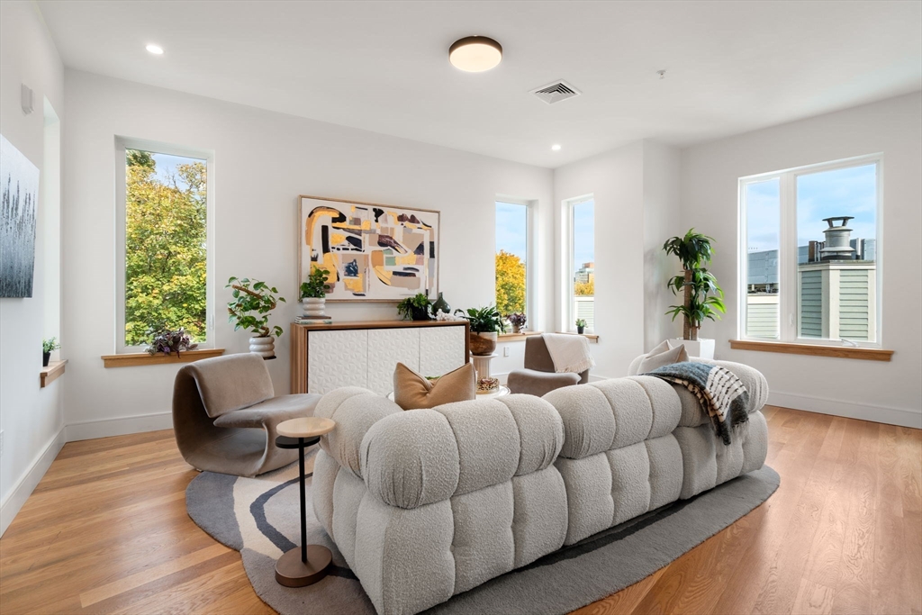 58 Kent #404 - Brookline, MA