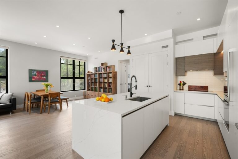 8 Leverett St #3 - Brookline, MA