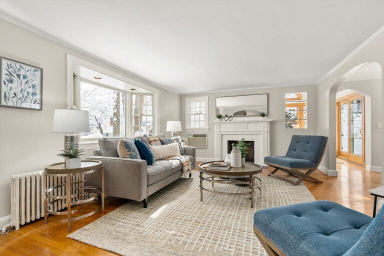 70 Craftsland Rd - Brookline, MA