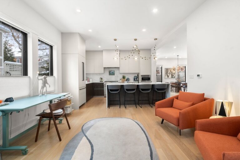 116 Thorndike St #1 - Brookline, MA