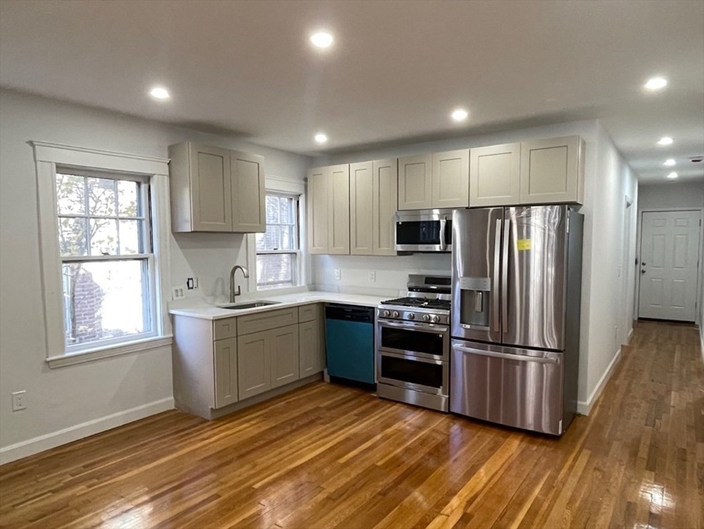 96 Walnut St #2 - Brookline, MA