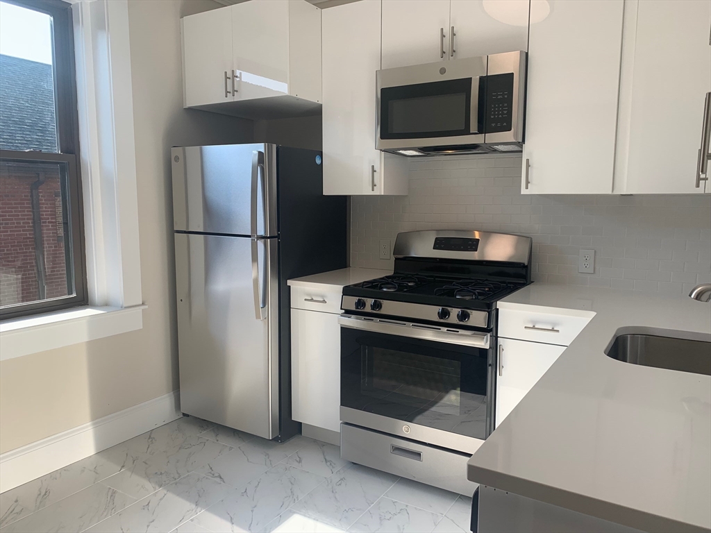 98 Longwood Ave #3 - Brookline, MA