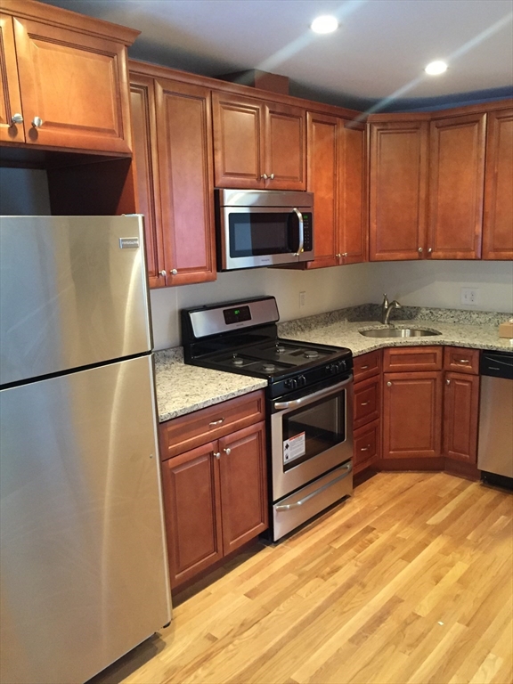 11 Leverett St #2 11 Leverett St #2 - Brookline, MA