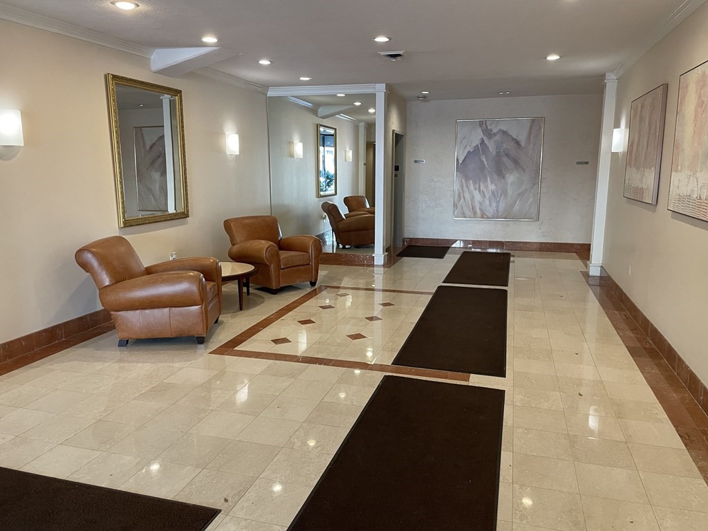 120 Beaconsfield Rd #T2 - Brookline, MA