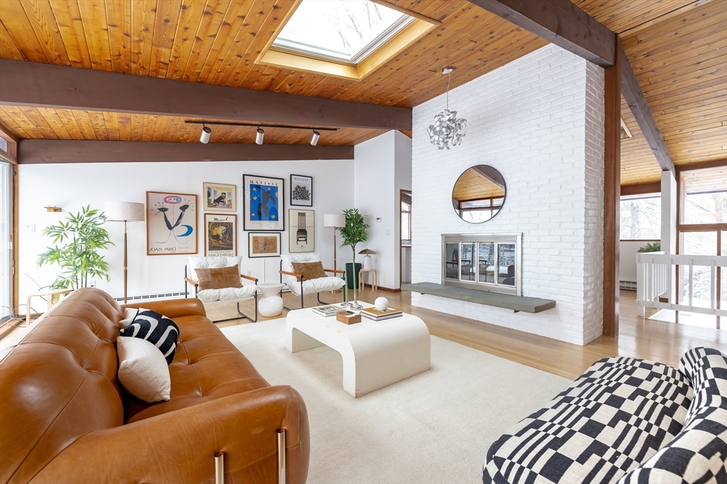 134 Rangeley Rd 134 Rangeley Rd - Brookline, MA