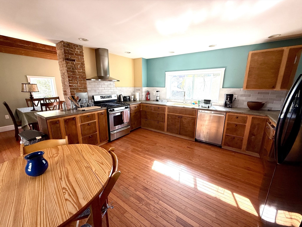 16 Edwin St #2 16 Edwin St #2 - Brookline, MA