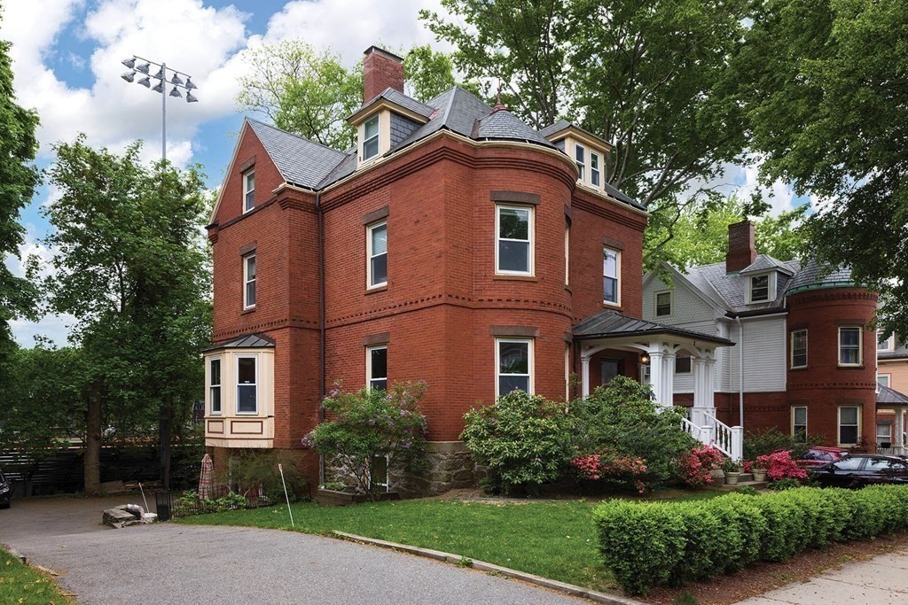 16 Kent Sq #1 - Brookline, MA