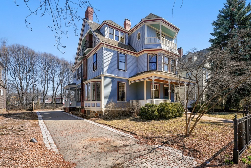 220 Aspinwall Ave 220 Aspinwall Ave - Brookline, MA