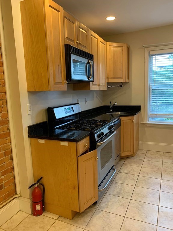 25 Aspinwall Ave #4 - Brookline, MA