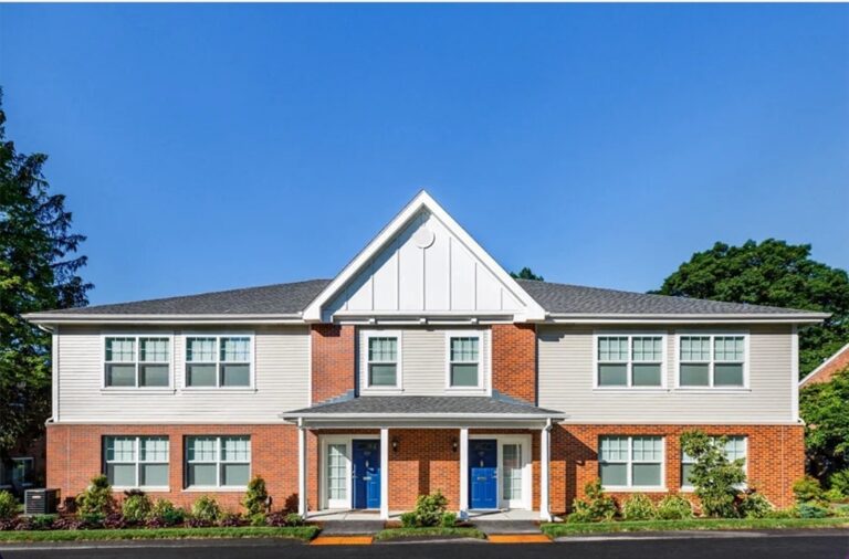 13 Independence Dr #13 - Brookline, MA