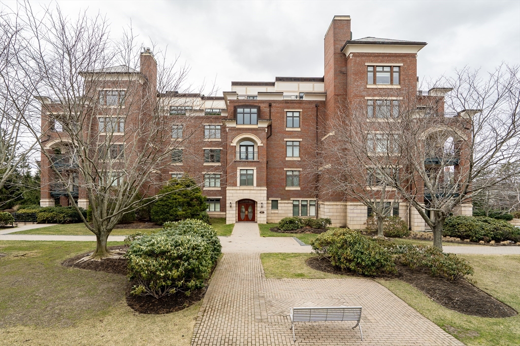 120 Seaver St #C102 - Brookline, MA