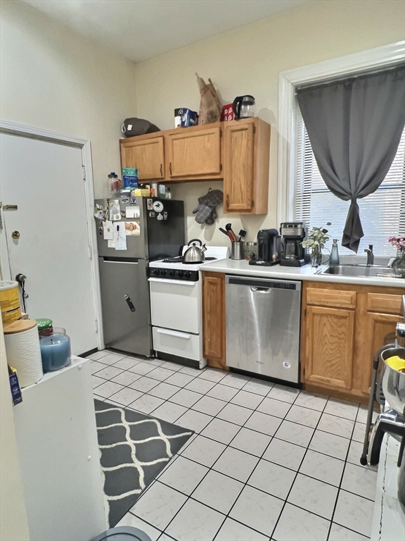 1482 Beacon #14 - Brookline, MA