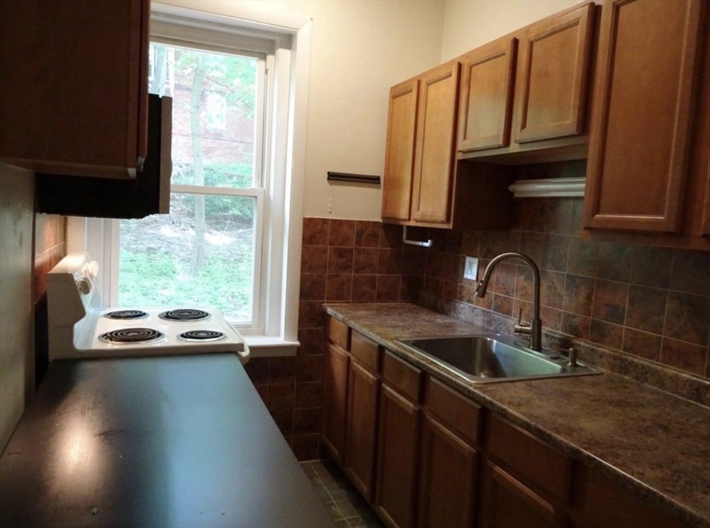 15 University #22 - Brookline, MA