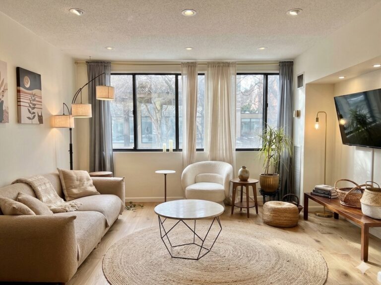 1731 Beacon St #4 - Brookline, MA