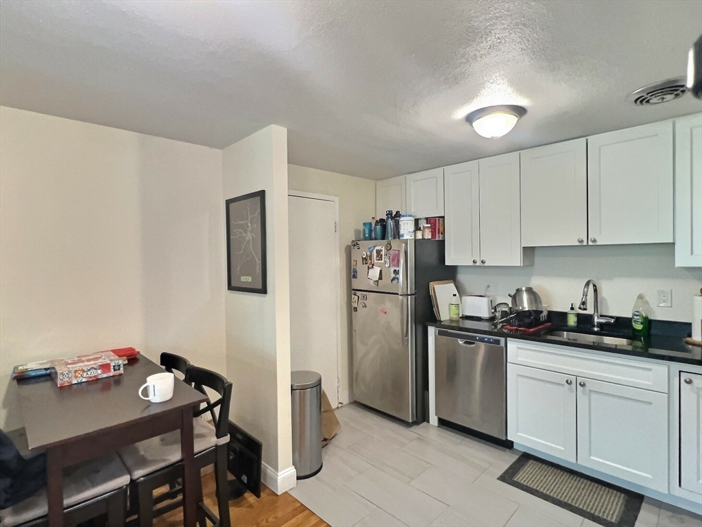 217 Kent #11 217 Kent #11 - Brookline, MA