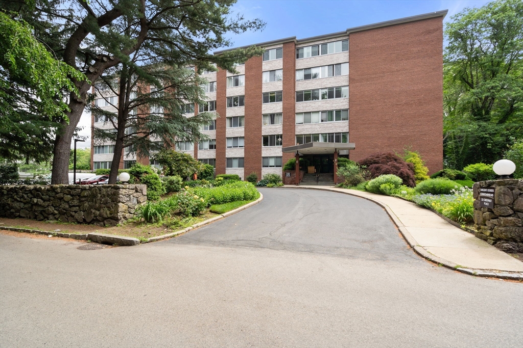 22 Chestnut Pl #M3 - Brookline, MA