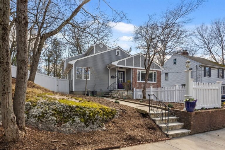 25 Clearwater Rd - Brookline, MA