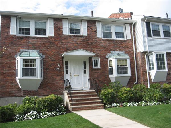 32 Hammond Pond Pkwy #32 - Brookline, MA