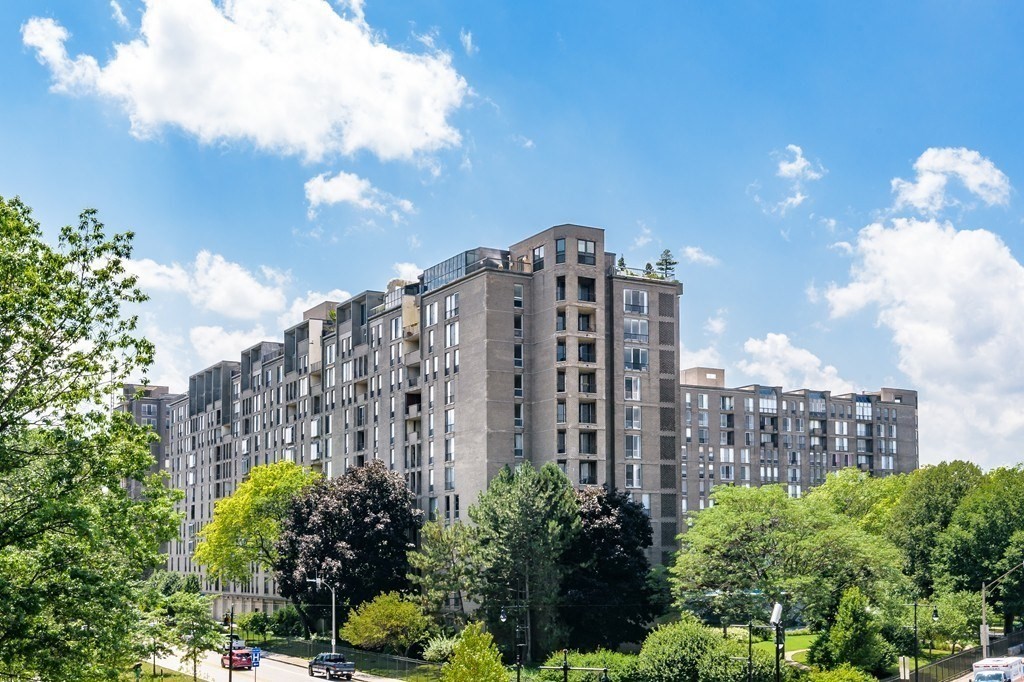 33 Pond Avenue #1202 - Brookline, MA