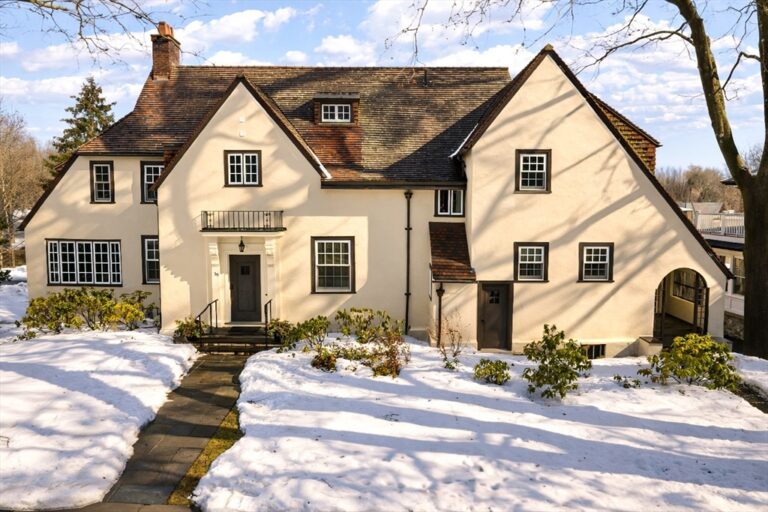 55 Penniman Rd - Brookline, MA