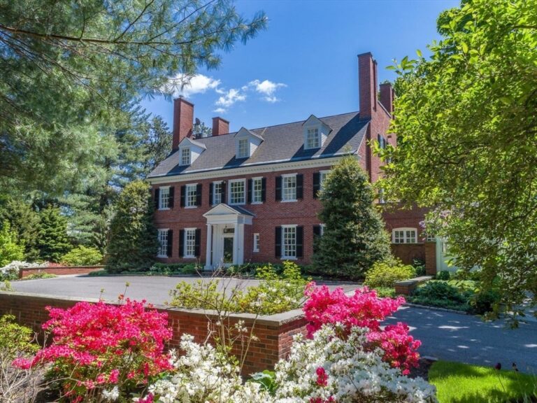 71 Sears Road - Brookline, MA