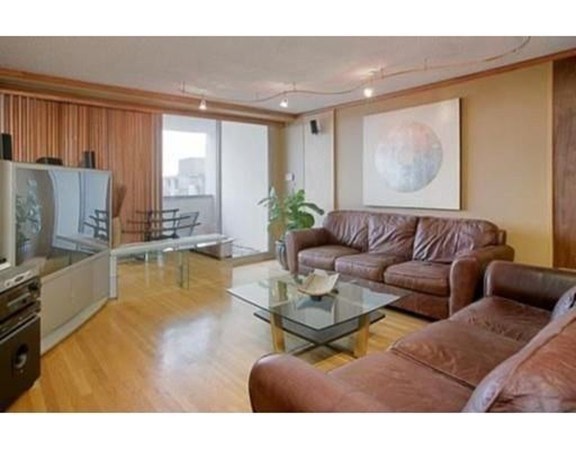 77 Pond Ave #1409 - Brookline, MA
