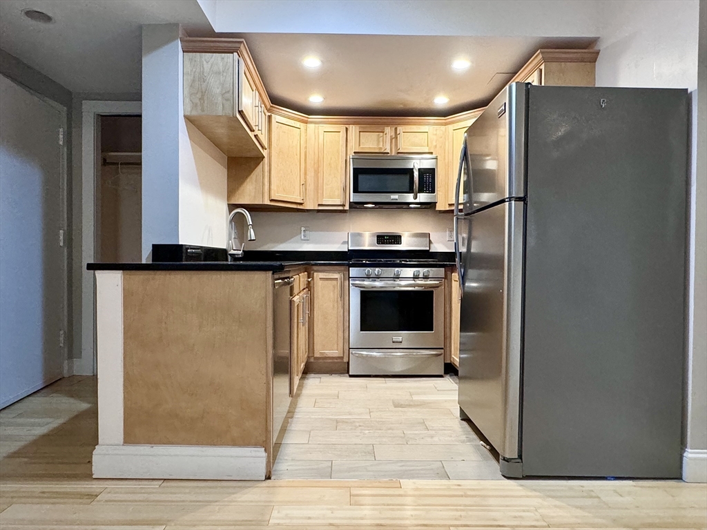 8 Juniper St #18 - Brookline, MA