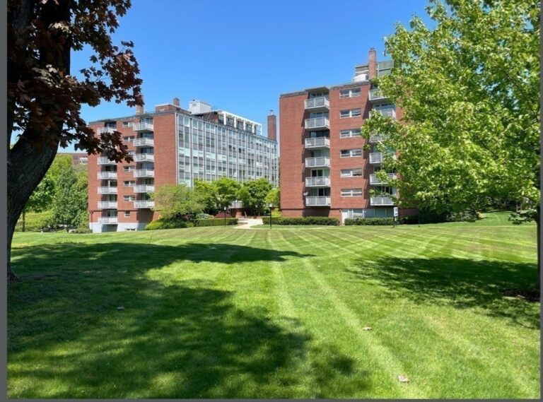 80 Park St. #75 - Brookline, MA