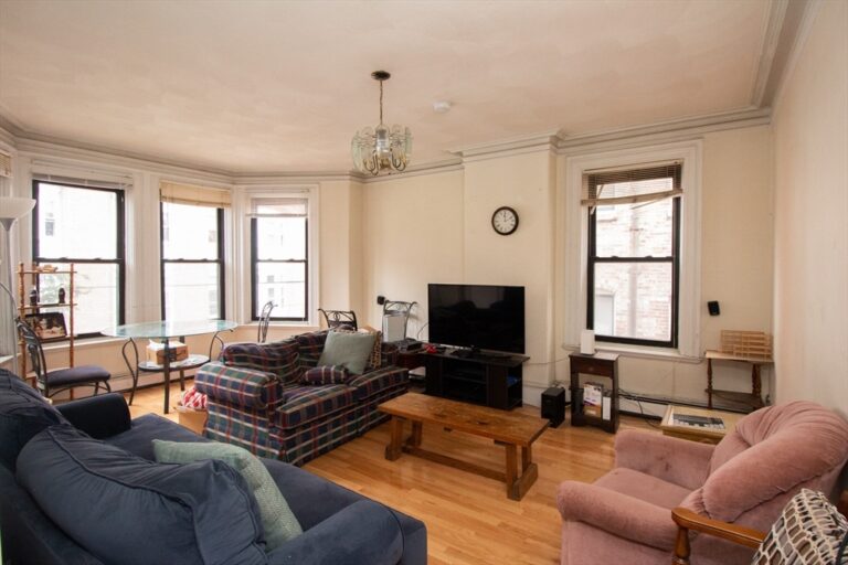 10 Davis Ave #C - Brookline, MA