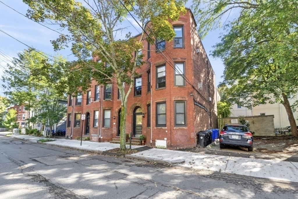 120 Brook St #3 - Brookline, MA