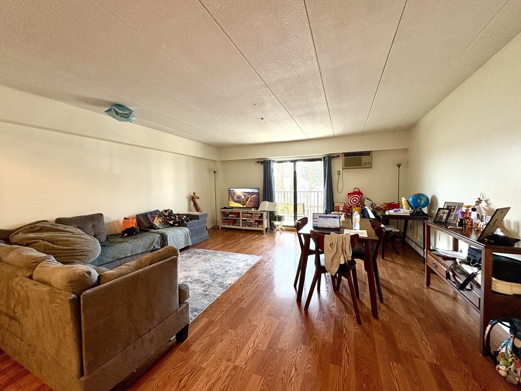 125 Pleasant St #308 125 Pleasant St #308 - Brookline, MA