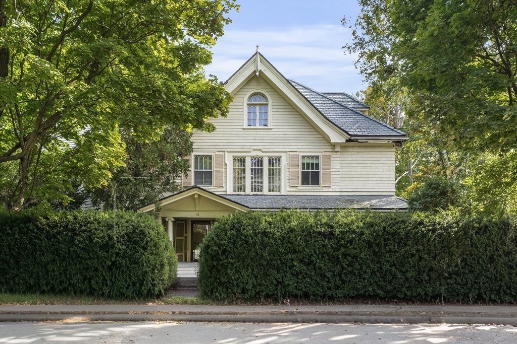 16 Kennard Rd - Brookline, MA