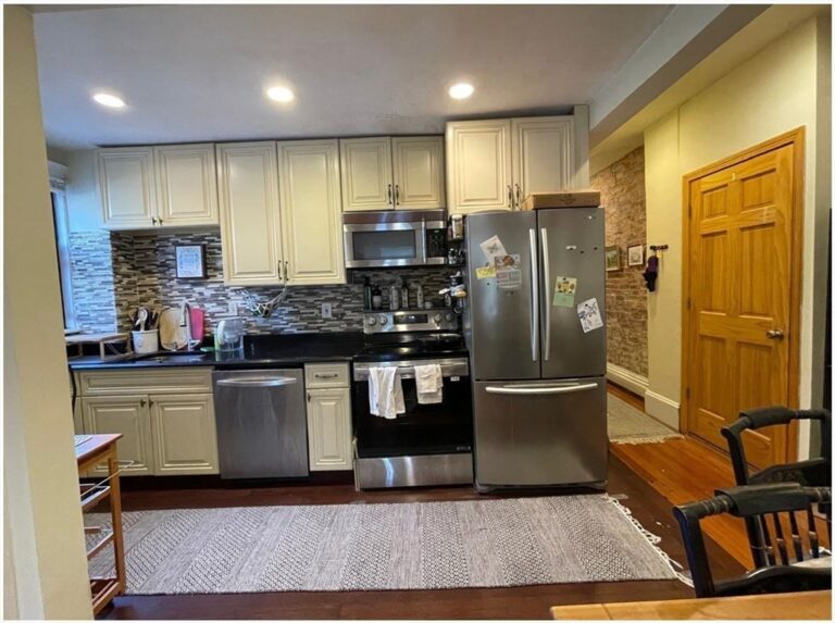 1672 Beacon St #3A - Brookline, MA