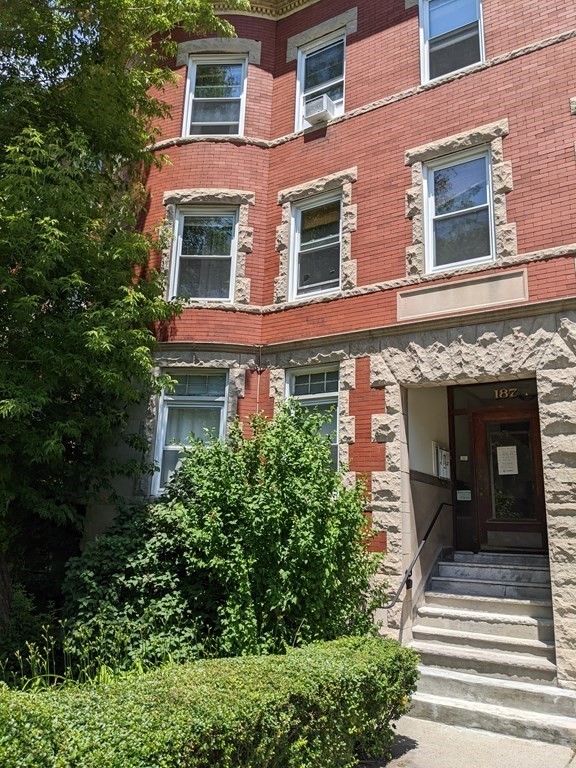 187 Winthrop Rd #3 - Brookline, MA